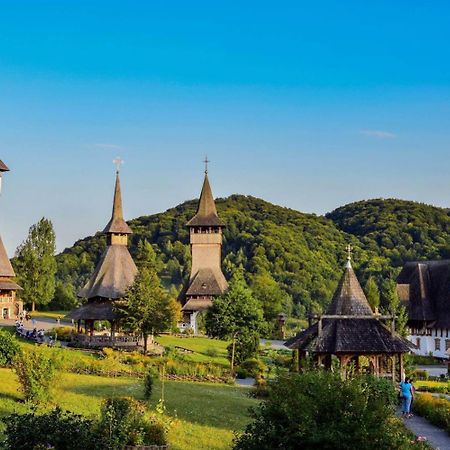 Gospodaria Klaus Rozavlea ภายนอก รูปภาพ